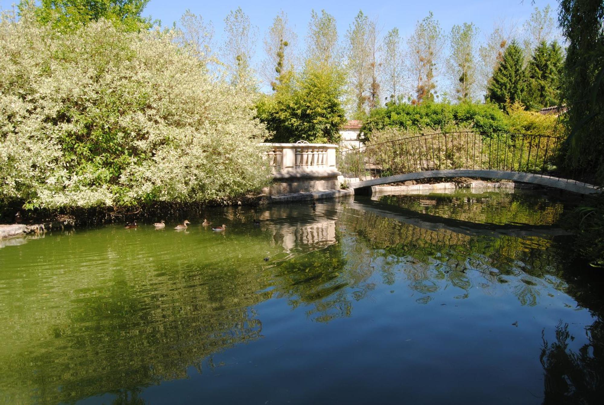 Les Insolites Du Grand Logis Marchais  Zewnętrze zdjęcie